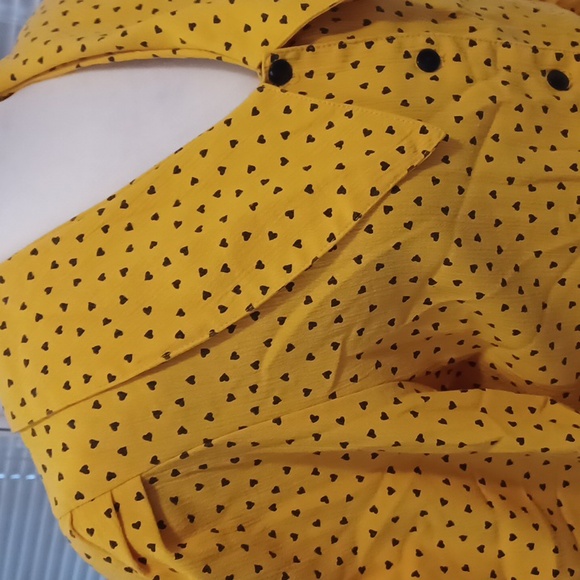 4/$80 Yellow & Black Hearts 2-Piece Dress (Skirt & Blouse) - Size 7 - Picture 2 of 9